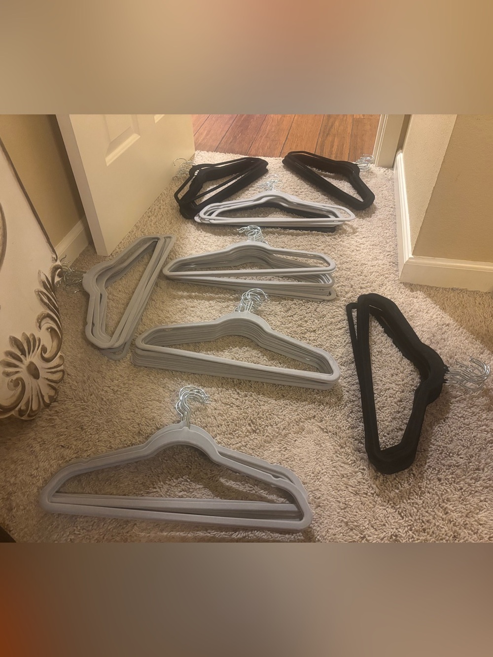 80 velvet hangers